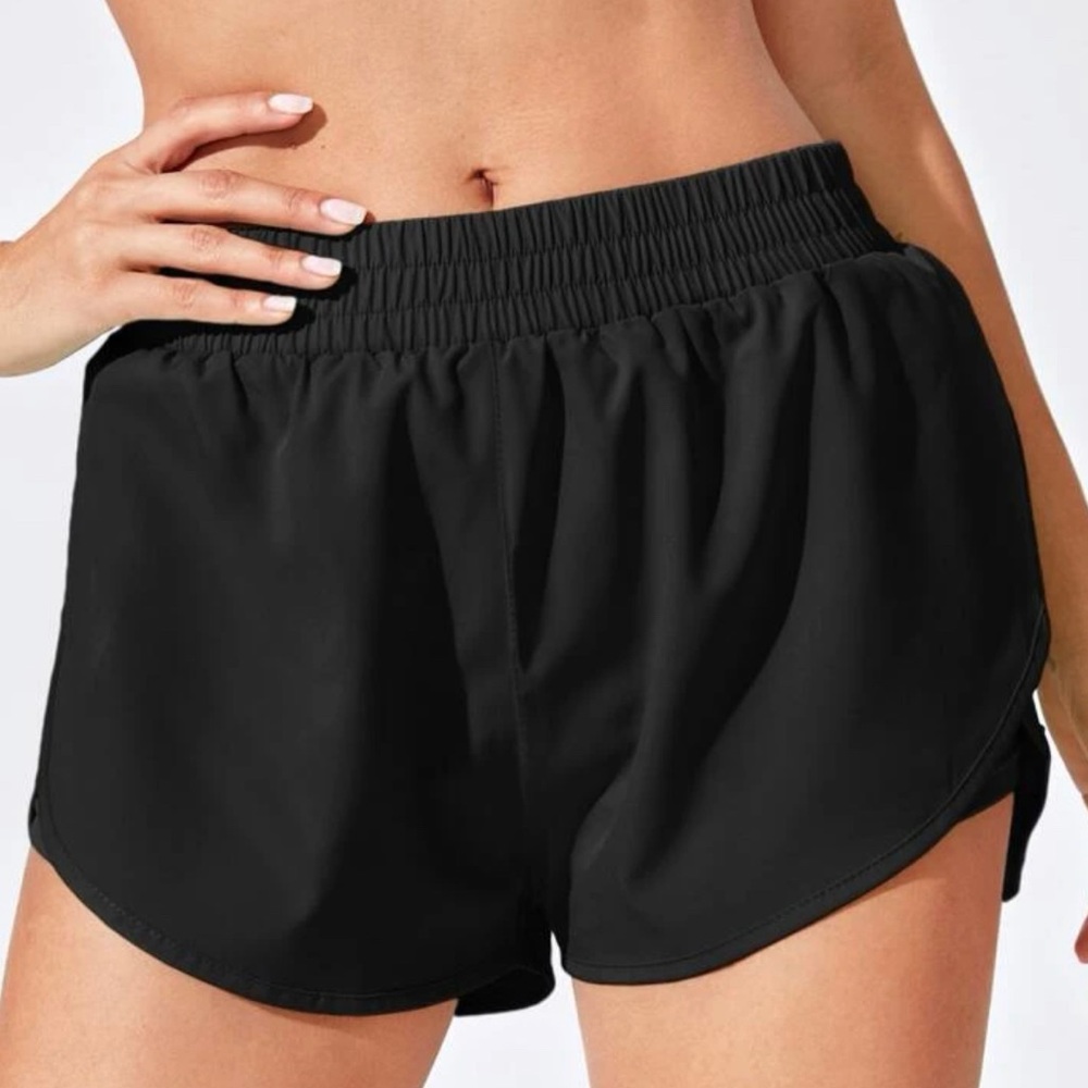 Active High-Rise Tulip Hem Shorts
